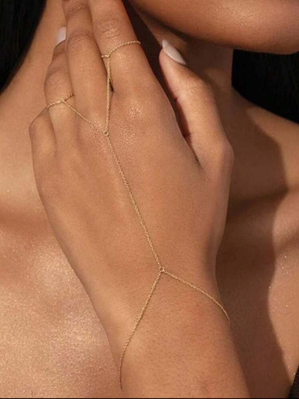 Stainless steel bracelet with connected rings 
For live show